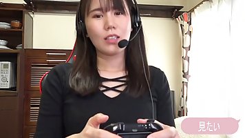 Молодая девушка азиатка с большими сиськами решилась на съемку домашнего порно